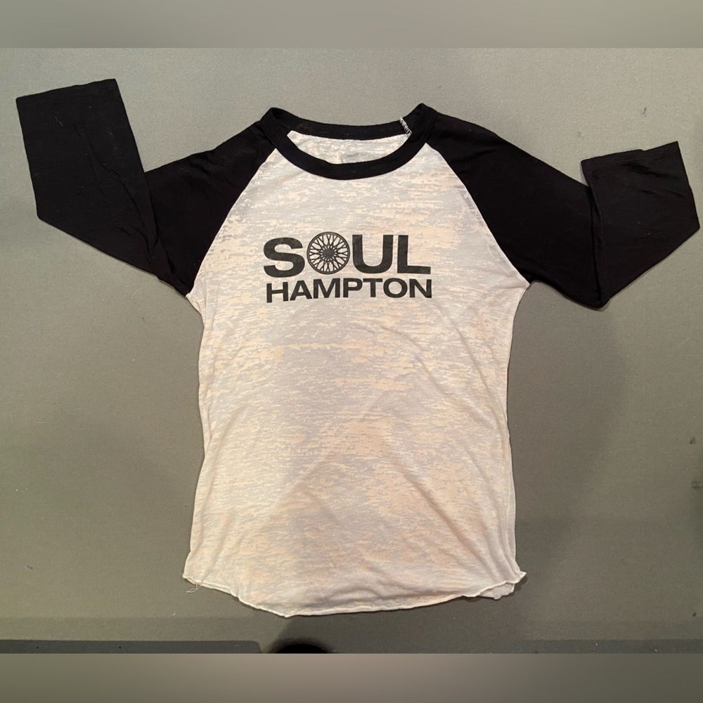 Soul Cycle Hamptons Tee Shirt , black & white, 3/4 Raglan sleeve,Size Small